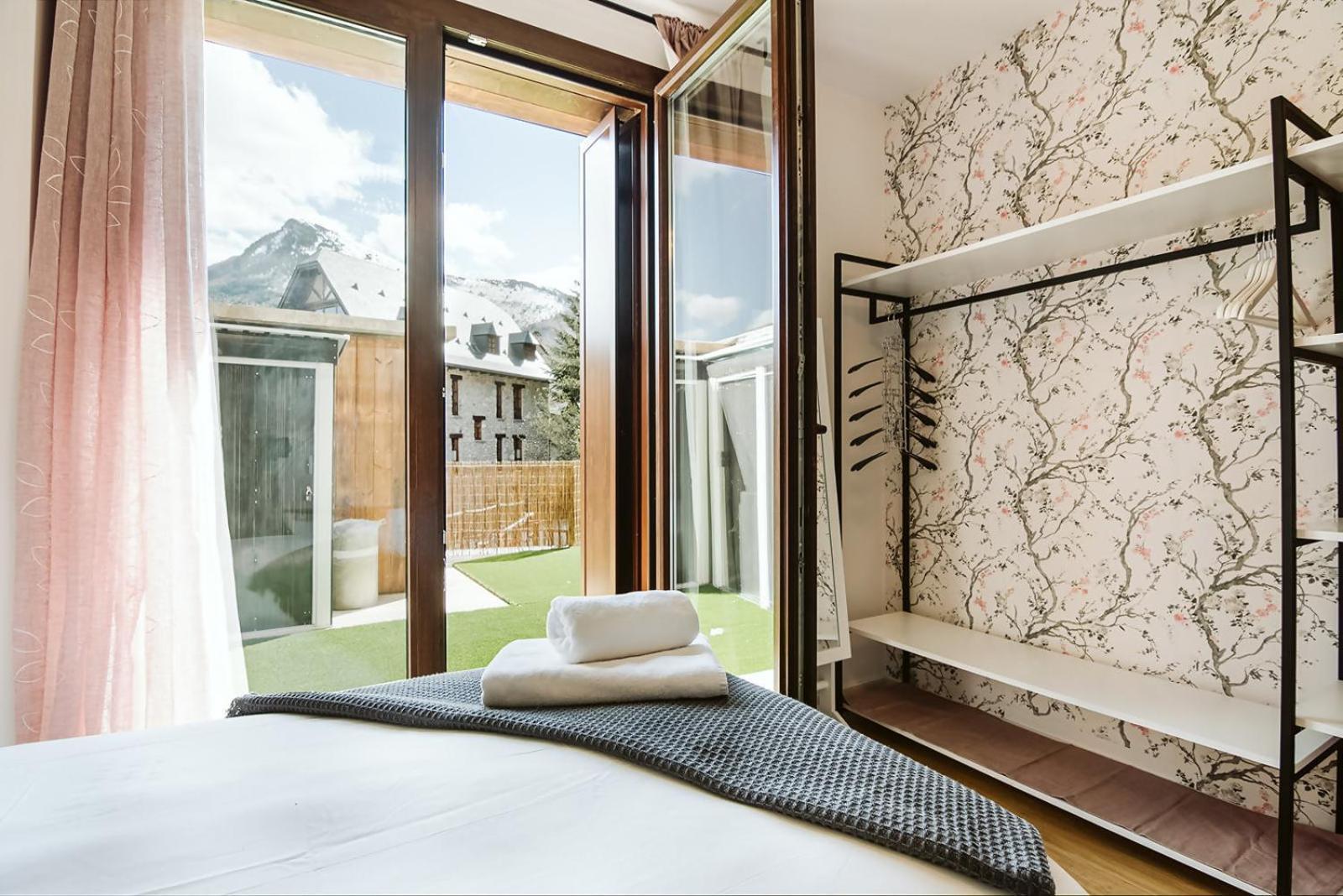 Casa Rosana Apartamento De Diseno Con Terraza Sallent de Gállego Extérieur photo